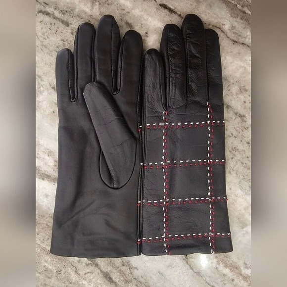 NWT Touchscreen Charter Club Black Lambs Leather Gloves with Stitching Detail - Picture 7 of 12